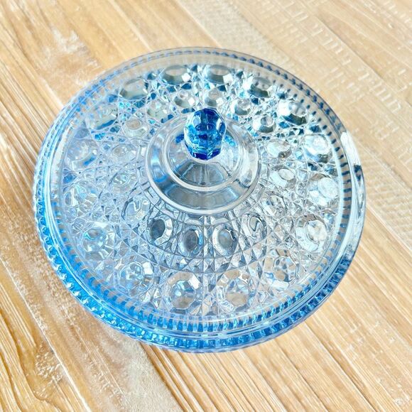 Vintage Indiana Windsor Blue Glass Candy Dish with Lid in original box - Picture 2 of 10